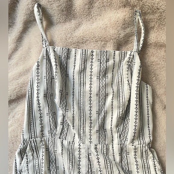 2/$20 ✨NWOT Old Navy Linen Jumpsuit Cropped White Black Size MP - Picture 2 of 7